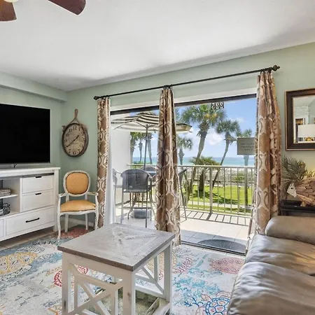 Summit 225 - Low Floor Beachfront - Sleeps 5